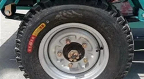 Three-wheel hydraulic platform Three-wheel hydraulic platform